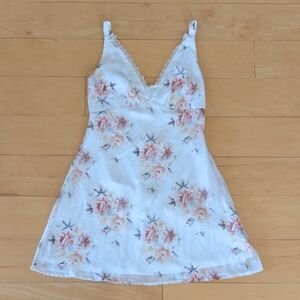 Lulu's White and Pink Floral Mini Dress, Size Small, Strappy, V-neck, Party 🌸